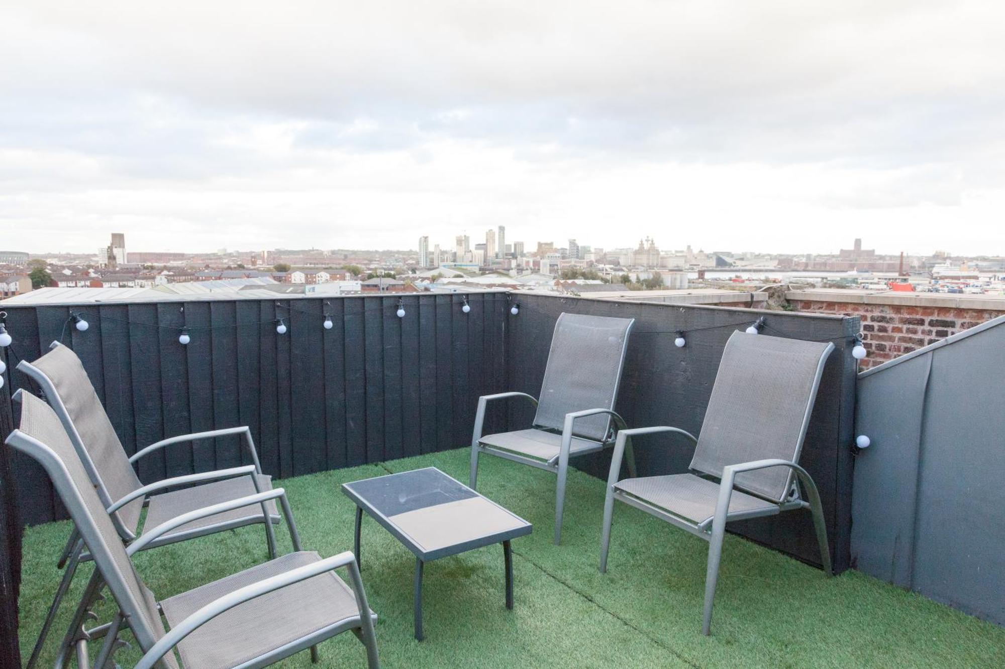 Weekly & Monthly Stays In Penthouse For Contractors Or Leisure Single Or Superking Beds Available Биркенхед Екстериор снимка