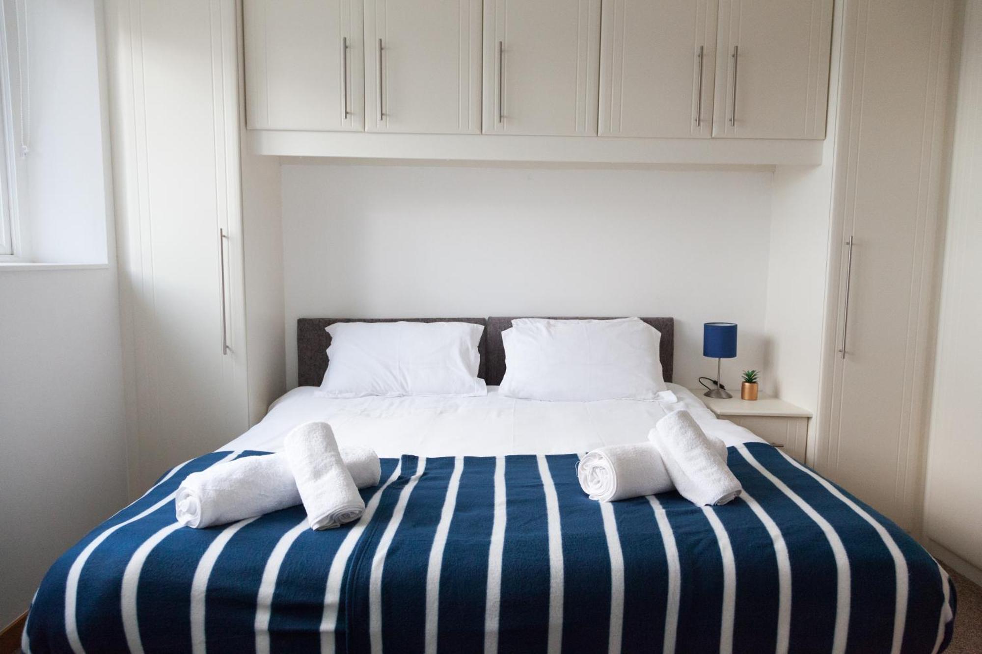 Weekly & Monthly Stays In Penthouse For Contractors Or Leisure Single Or Superking Beds Available Биркенхед Екстериор снимка