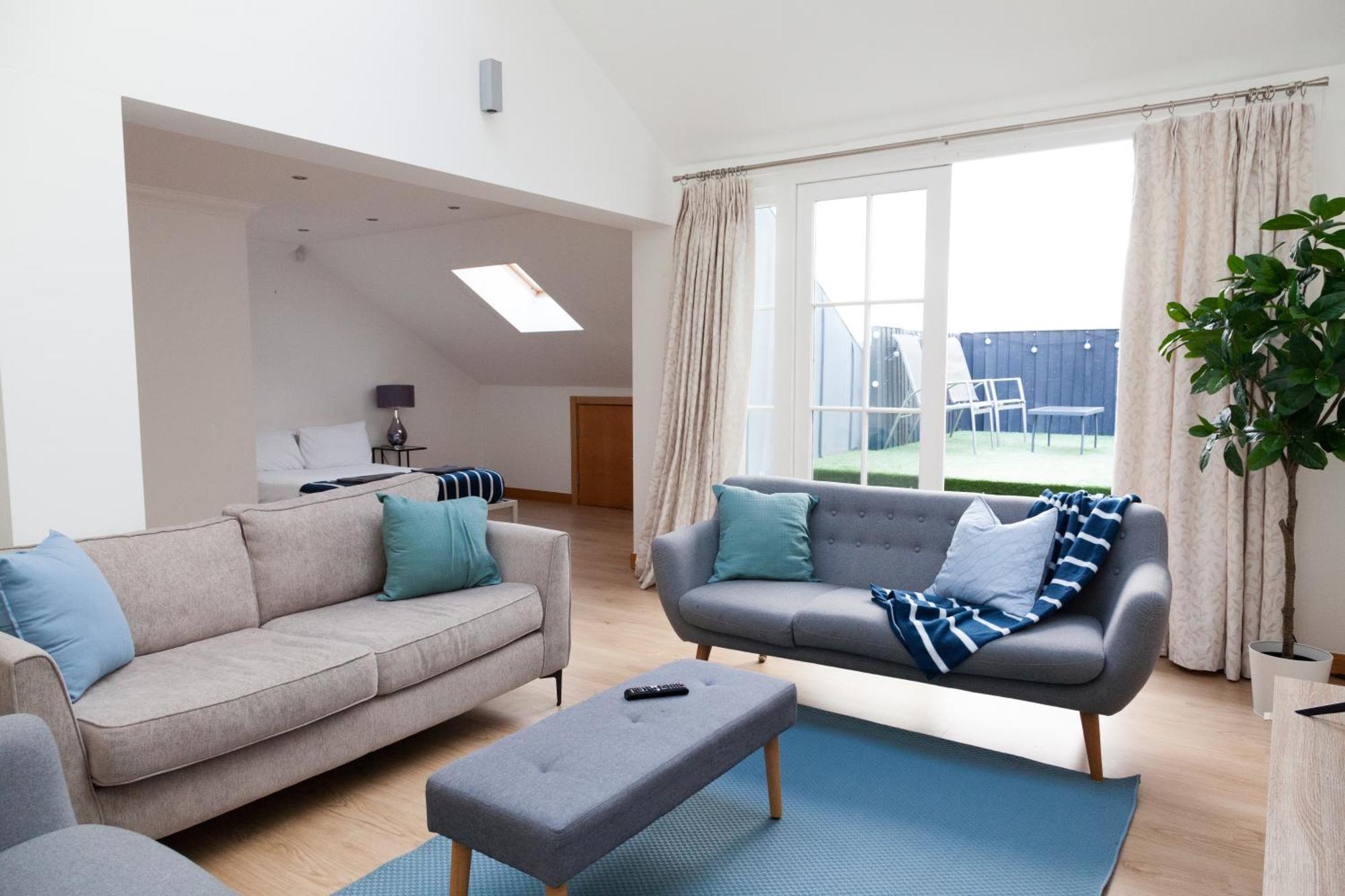 Weekly & Monthly Stays In Penthouse For Contractors Or Leisure Single Or Superking Beds Available Биркенхед Екстериор снимка
