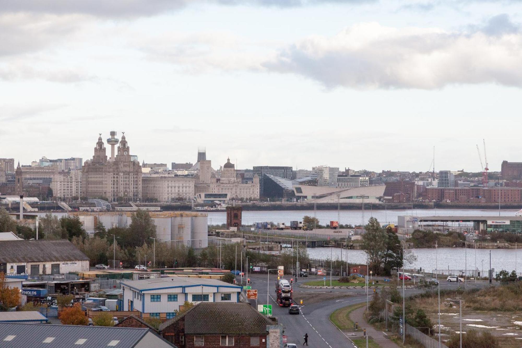 Weekly & Monthly Stays In Penthouse For Contractors Or Leisure Single Or Superking Beds Available Биркенхед Екстериор снимка