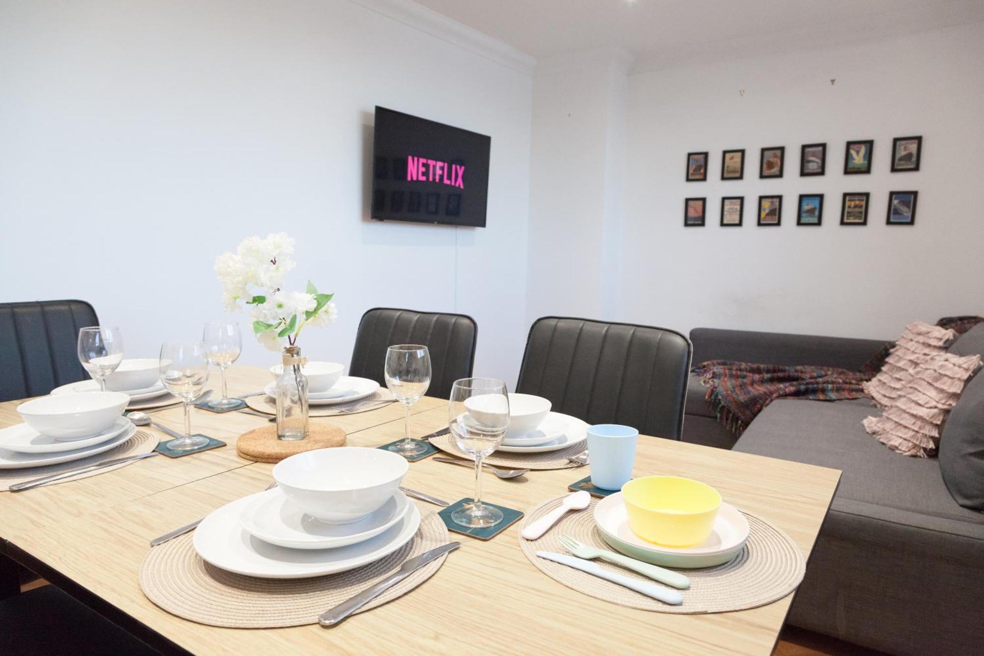 Weekly & Monthly Stays In Penthouse For Contractors Or Leisure Single Or Superking Beds Available Биркенхед Екстериор снимка